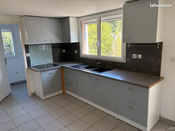 Andernos les bains ensemble immobilier rare a 15 minutes de la plage