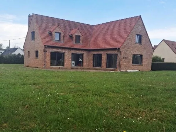 Maison 8 pièces 235 m²