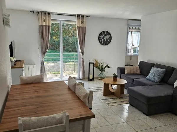 BEL APPARTEMENT MEUBLÉ 53 m² - 2 CHAMBRES - MONTCHANIN - PARKING - IDÉAL DÉPLACEMENT PROFESSIONNEL