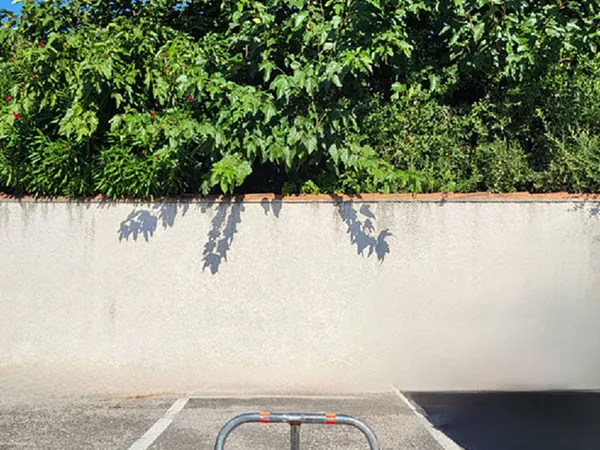 PLACE de STATIONNEMENT Discrète Sécurisée à Six-Fou