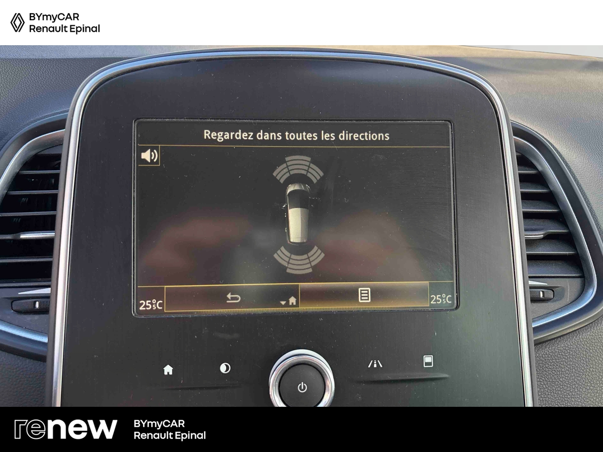 Renault Scenic TCe 140 FAP EDC — photo 16