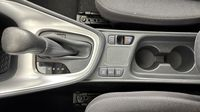 Toyota Yaris 116h Design 5p MY21 — photo 22