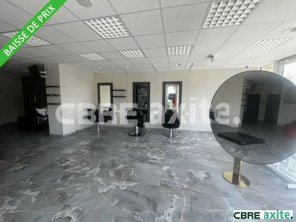 Local professionnel 151 m²