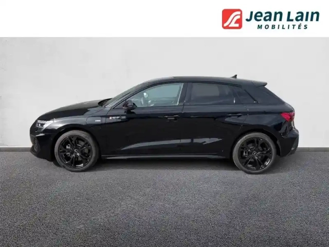Audi A3 sportback tfsi e hybride rechargeable 204 s tronic 6 — photo 8