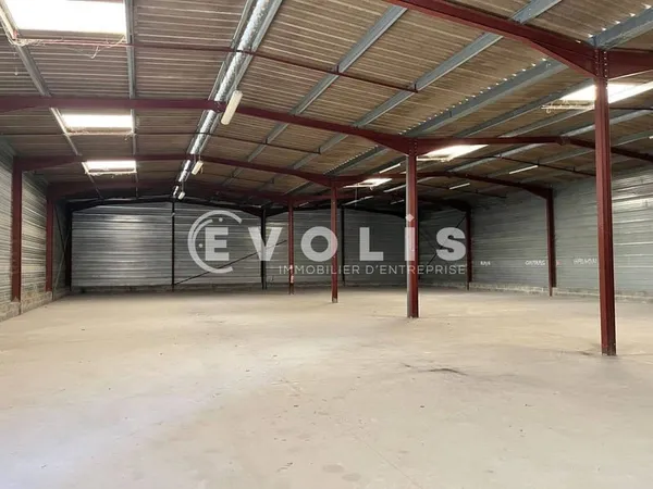 Local d'activité 800 m²