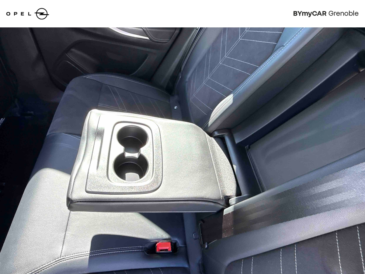 Opel Grandland Hybrid 225 ch BVA8 — photo 25