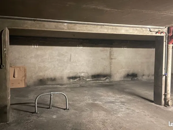 Place de parking sécurisée