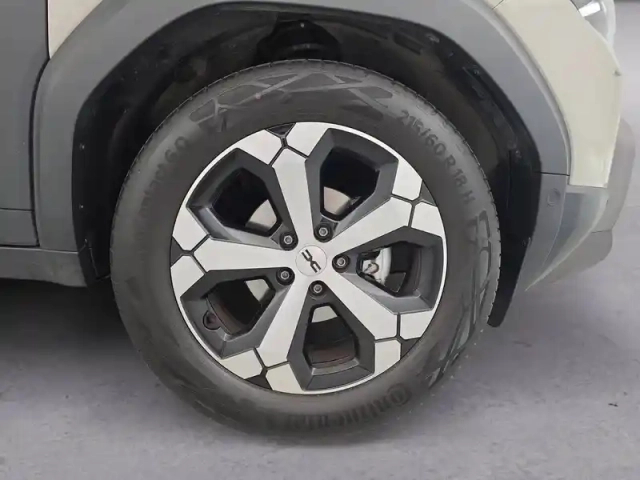 Dacia Duster eco-g 100 gpl — photo 32
