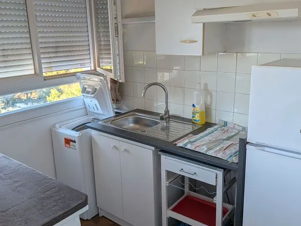 Loue studio meublé