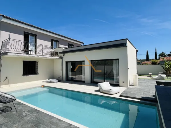 Villa 5 pièces 195 m²