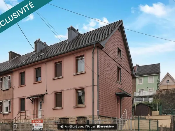 Maison avec terrasse, jardin et garage!