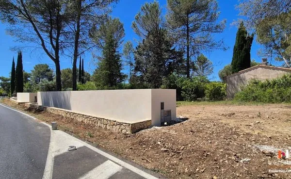 Terrain constructible 1023 m²
