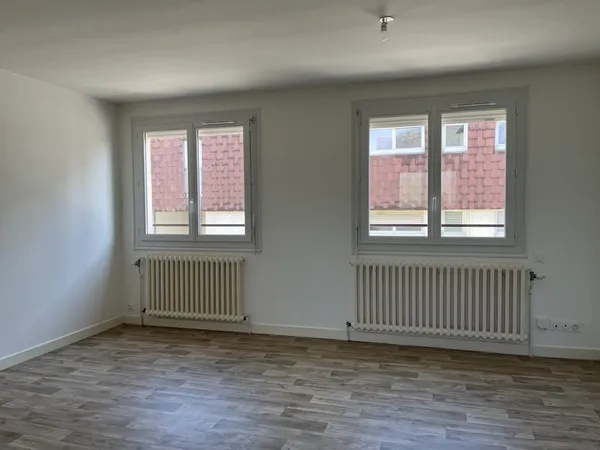 À LOUER...Appartement en centre ville