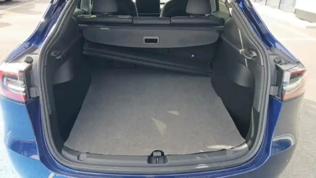 Tesla Model Y standard rwd — photo 31