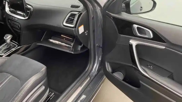 Kia Ceed 1.6 crdi 136 ch mhev dct7 — photo 30