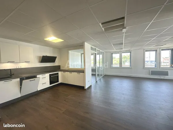 Bureaux 365 m²