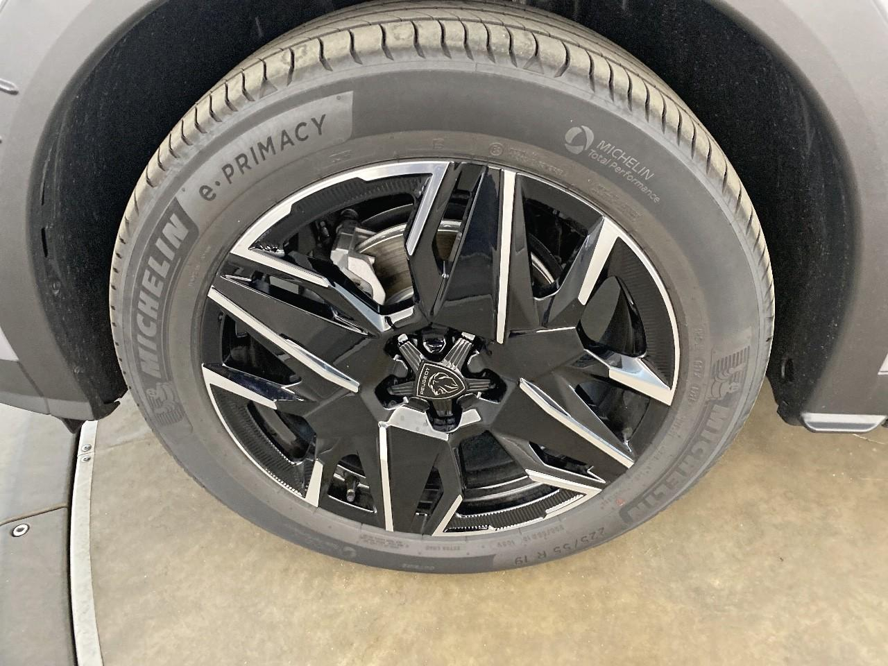 Peugeot 3008 hybrid 145 e-dcs6 allure — photo 11