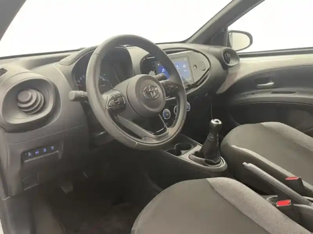 Toyota Aygo 1.0 vvt-i 72 dynamic — photo 19