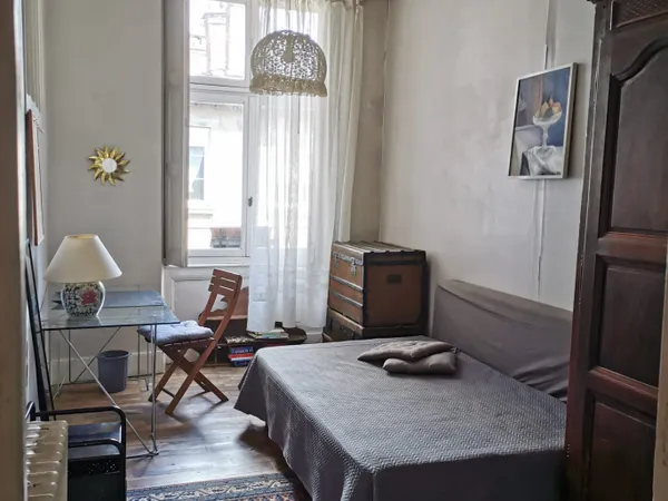 Loue chambre chez l'habitant