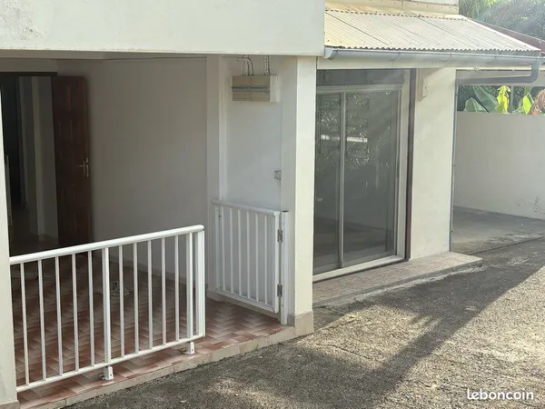 Grand Bas de villa F3 - Lamentin