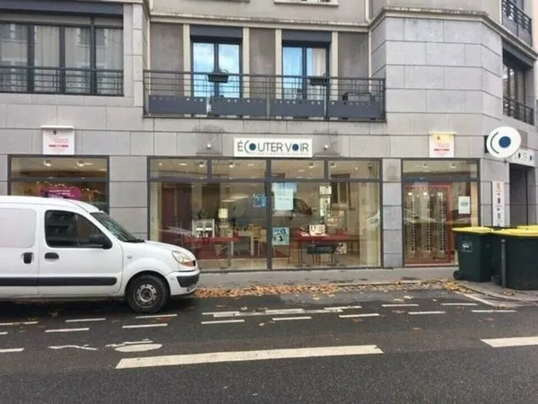 LOCAL COMMERCIAL / BUREAUX à LOUER