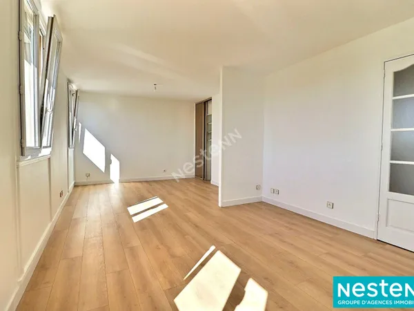 Appartement Villeurbanne 4 pièces d'environ 65.58m2 au pied du Métro A - Place de parking privée et 