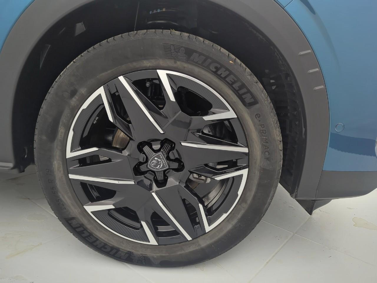 Peugeot 3008 hybrid 145 e-dcs6 gt — photo 29