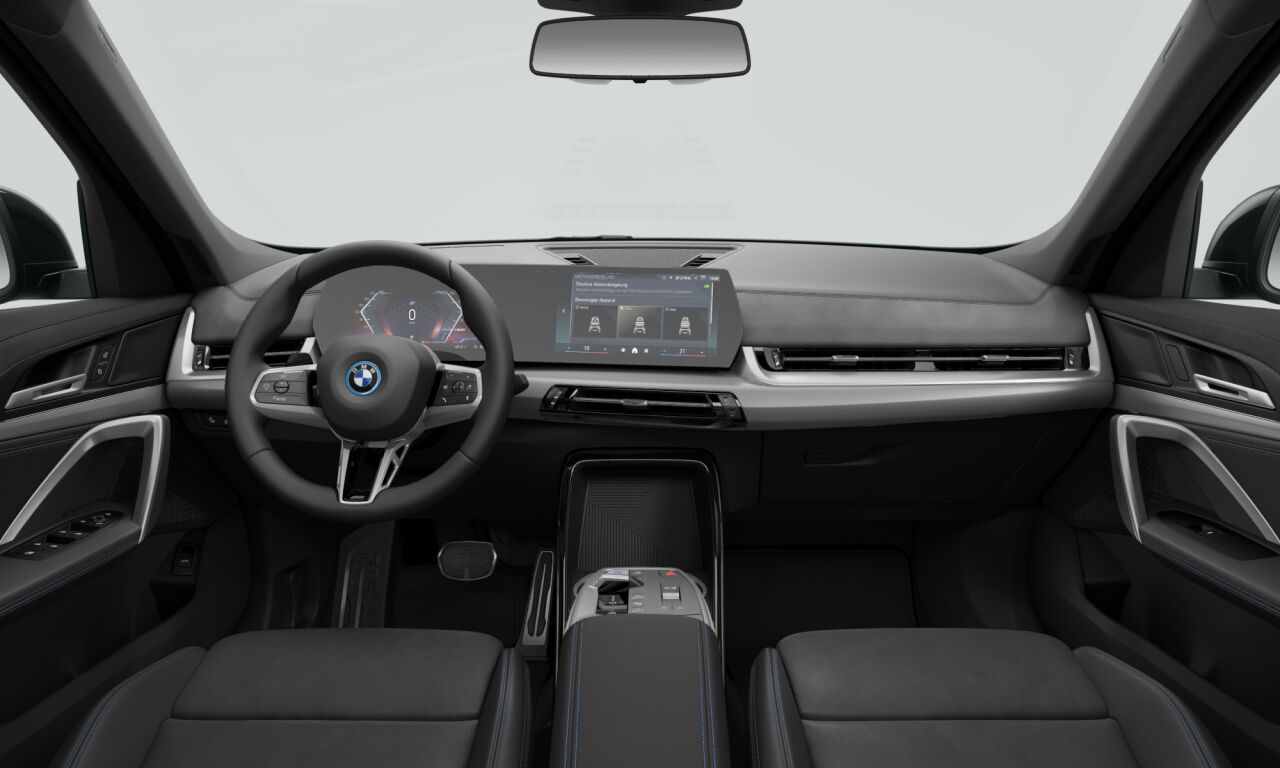 BMW iX1 eDrive20 — photo 3