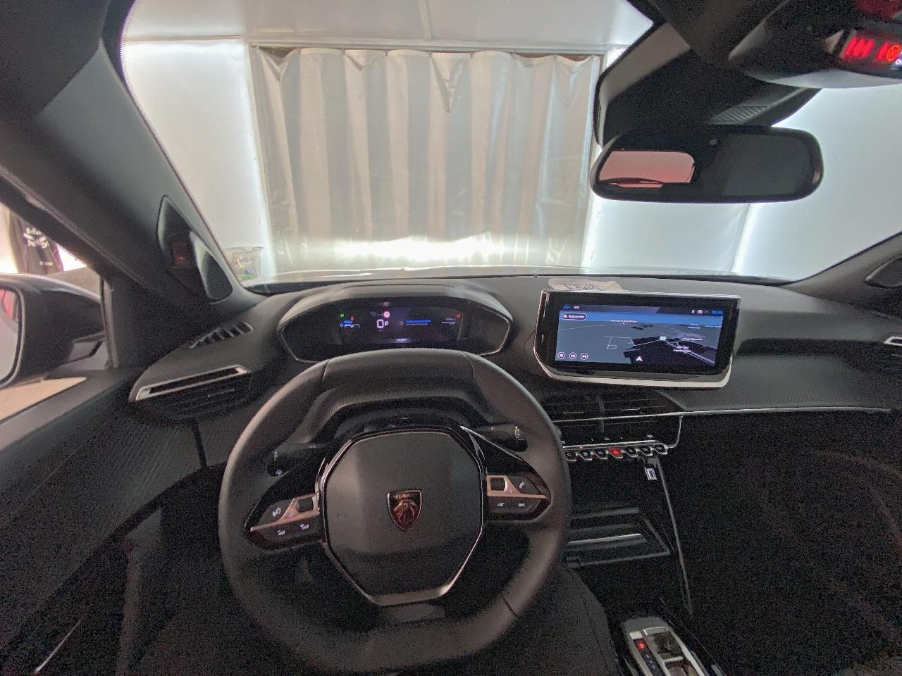 Peugeot 2008 hybrid 145 ch e-dcs6 allure — photo 12