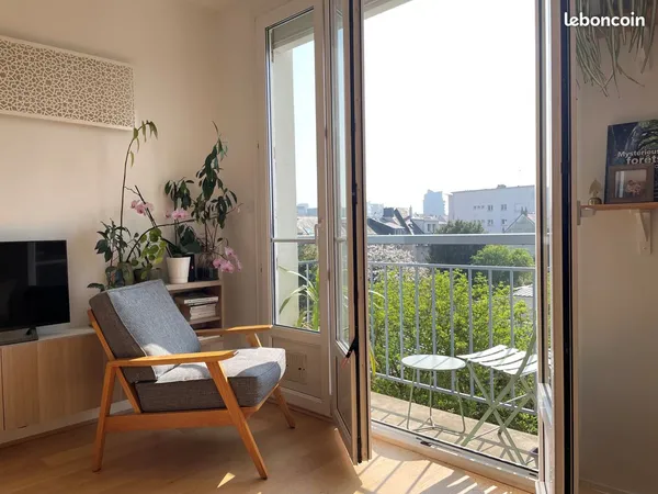 Beau T3 rénové 62m² - au calme, avec stationnement