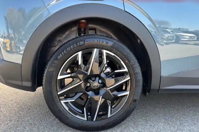 Peugeot 3008 hybrid 145 e-dcs6 — photo 15