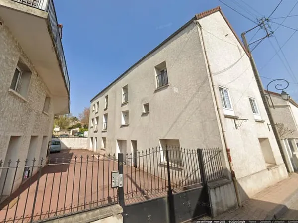 Proche toutes commodités et gare à pieds