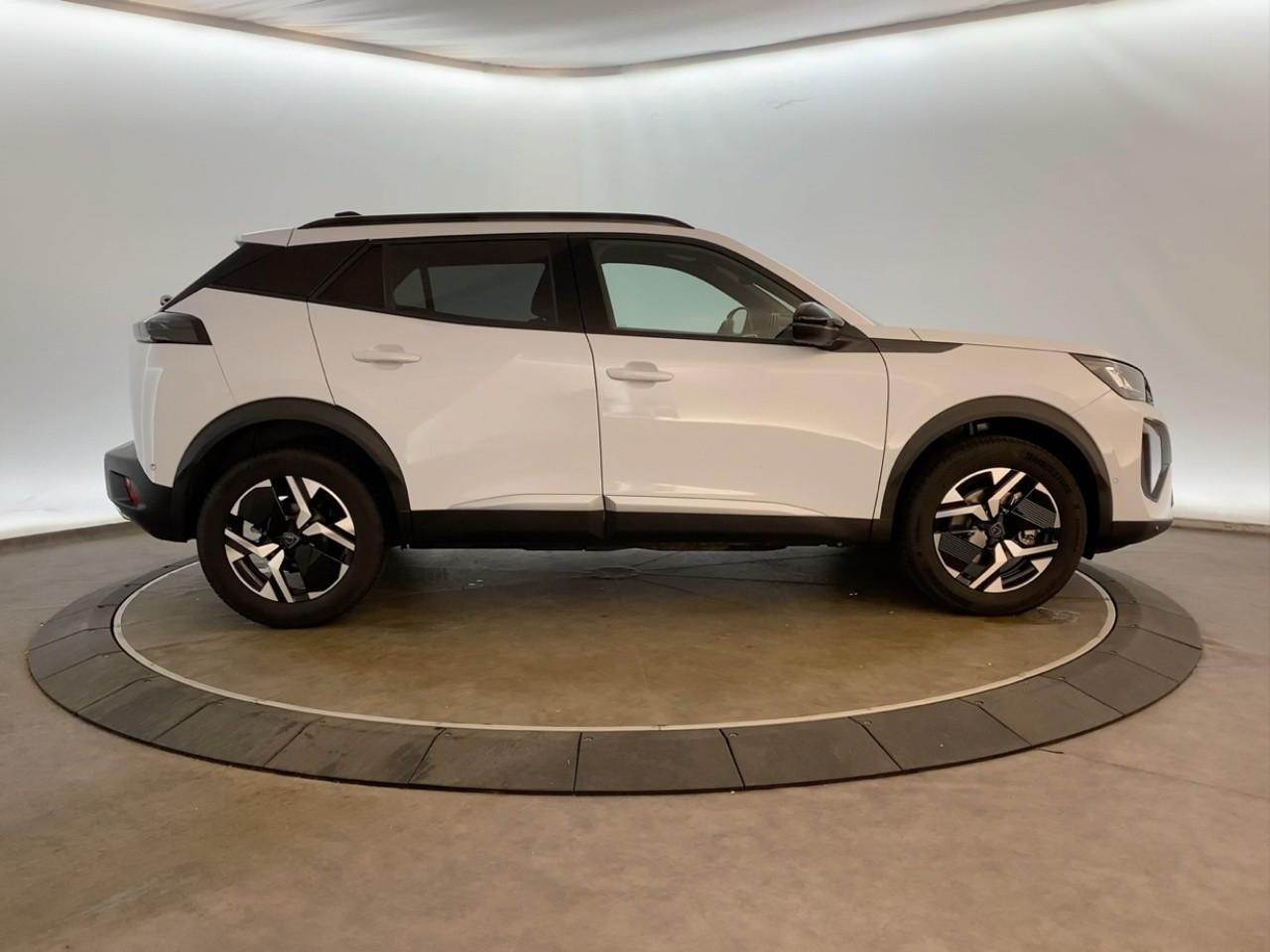 Peugeot 2008 hybrid 145 ch e-dcs6 allure — photo 4