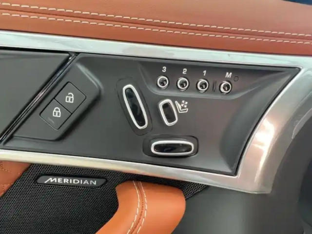 Jaguar F-Type coupe 5.0 v8 suralimenté 575ch r75 awd bva8 — photo 12