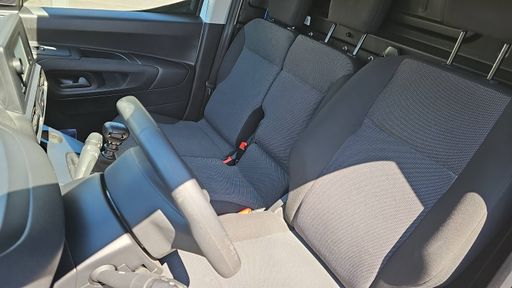 Peugeot Partner 1.2 PureTech 110 - Pack Asphalt – 2023 – 16224 km – Essence – Boîte Manuelle — photo 8