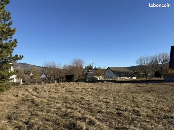 Terrain 715 m² SAINT SAUVEUR CAMPRIEU