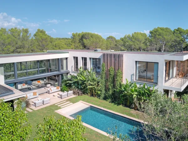 VILLA NEUVE CONTEMPORAINE DOMAINE PRESTIGIEUX