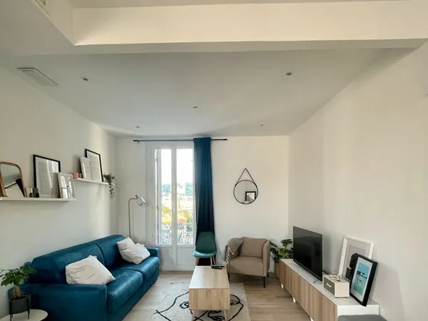 Appartement 2 pièces rénové - Saint Nicolas - Traversant