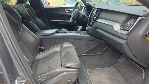 Volvo XC60 2.0 D4 190 Geartronic8 - R-Design – 2018 – 152000 km – Diesel – Boîte Automatique — photo 30
