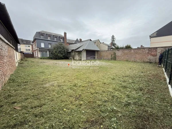 CENTRE BOURGTHEROULDE - BÂTISSE DE CHARME AVEC POTENTIEL