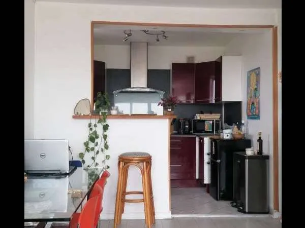 Loue chambre dans appartement lumineux