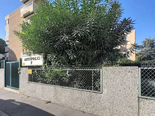 Stationnement Vente Saint-Laurent-du-Var 32000€