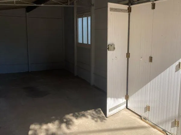 Box garage