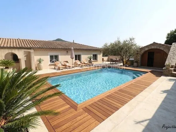 Villa 7 pièces 153 m²
