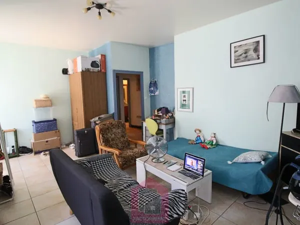 Maison avec deux appartements Au coeur de Puy-l'Évêque