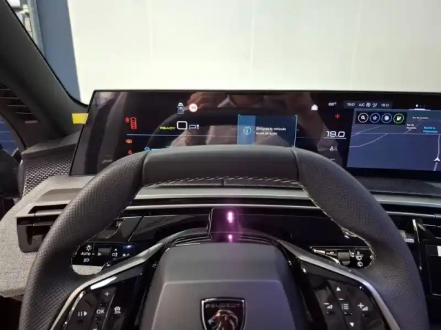 Peugeot 5008 electrique 210 ch 73 kwh — photo 32