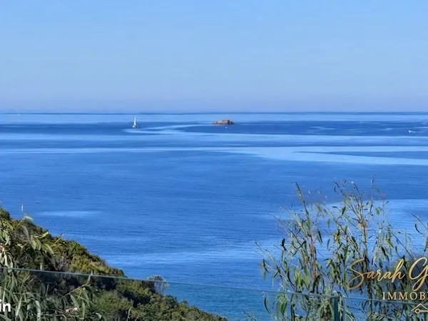 Villa 5 pièces 247 m²