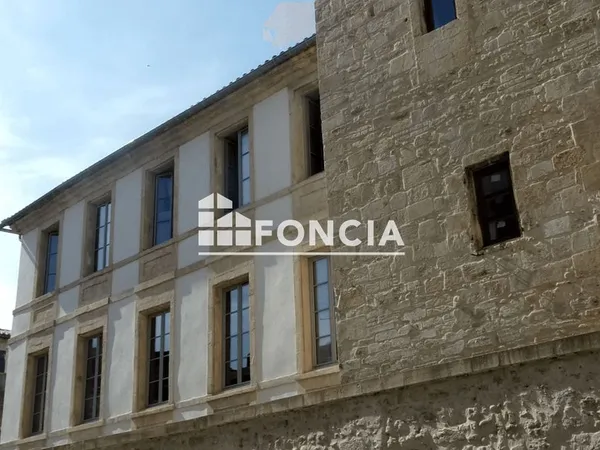 Arles, centre historique très bel appartement T2 de 44m2 vendu libre à partir de juin 2027