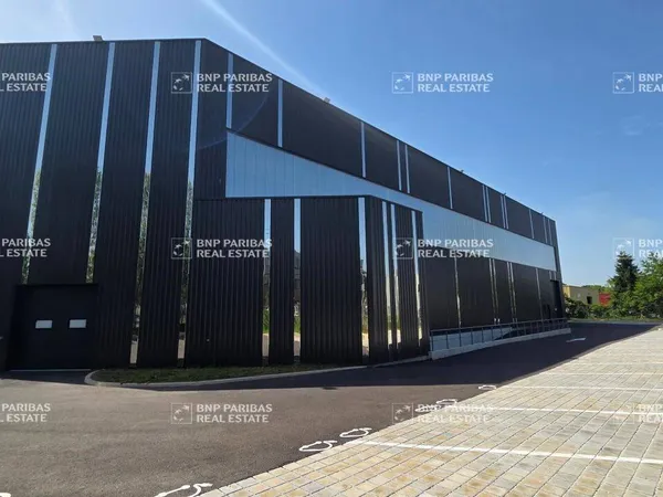 Local d'activité 3428 m²