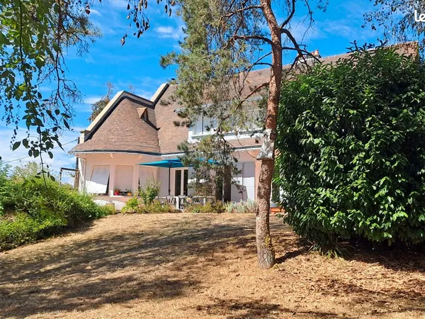 Maison 8 pièces 194 m²